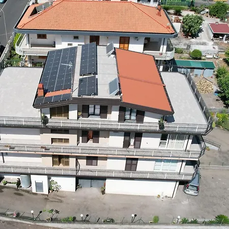 Le Tre Rose Dell'etna