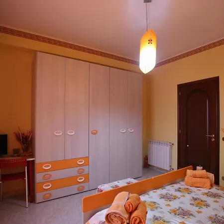 Le Tre Rose Dell'etna Bed & Breakfast 3*